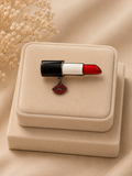 Broche rouge a levre